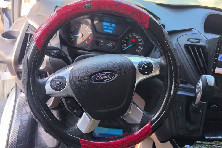 Used Ford Tourneo Custom 2017 2.0T Automatic Elite Edition Steering Wheel