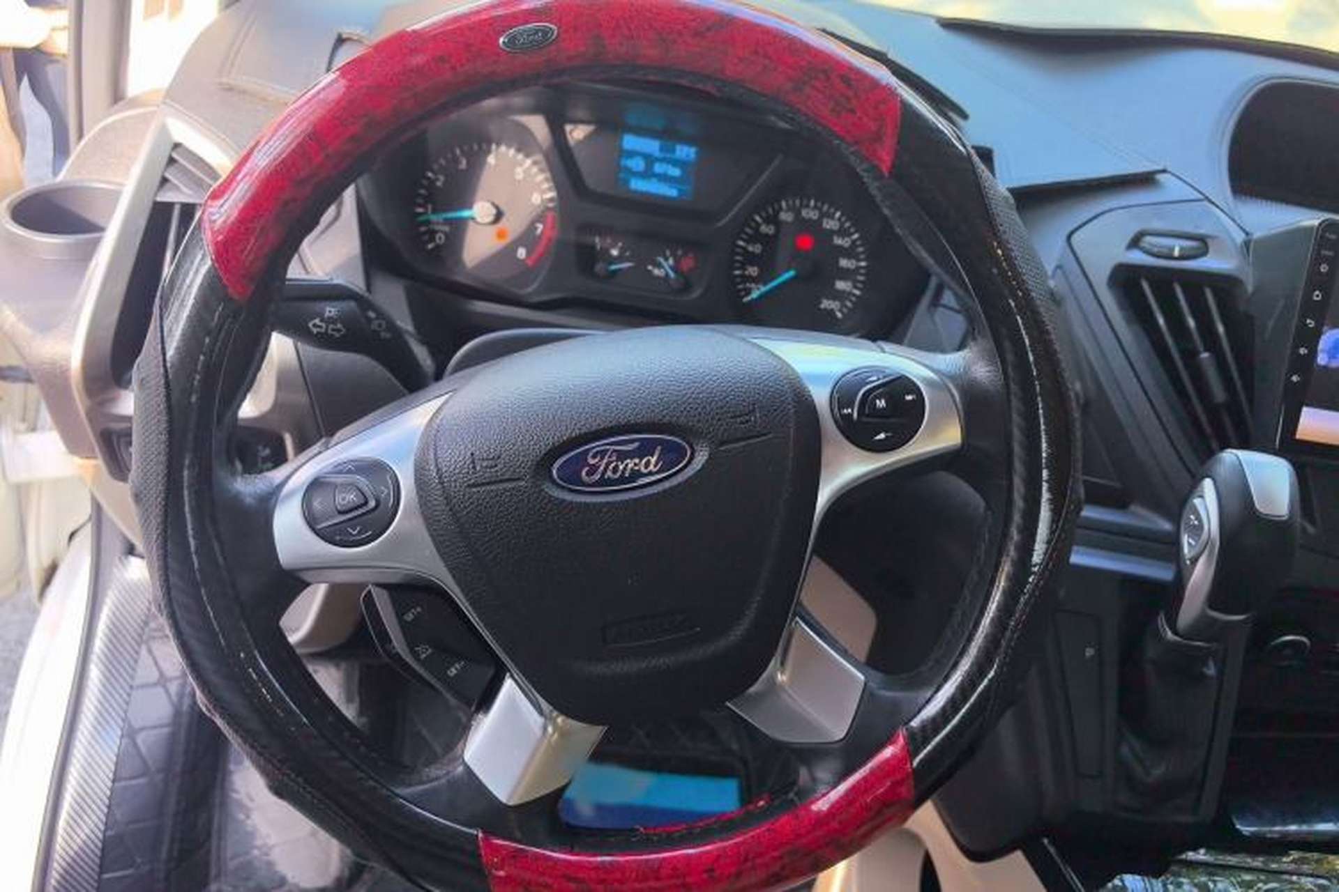 Used Ford Tourneo Custom 2017 2.0T Automatic Elite Edition Steering Wheel