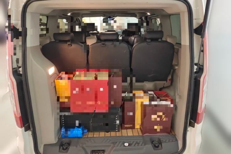 Used Ford Tourneo Custom 2017 2.0T Automatic Elite Edition Trunk