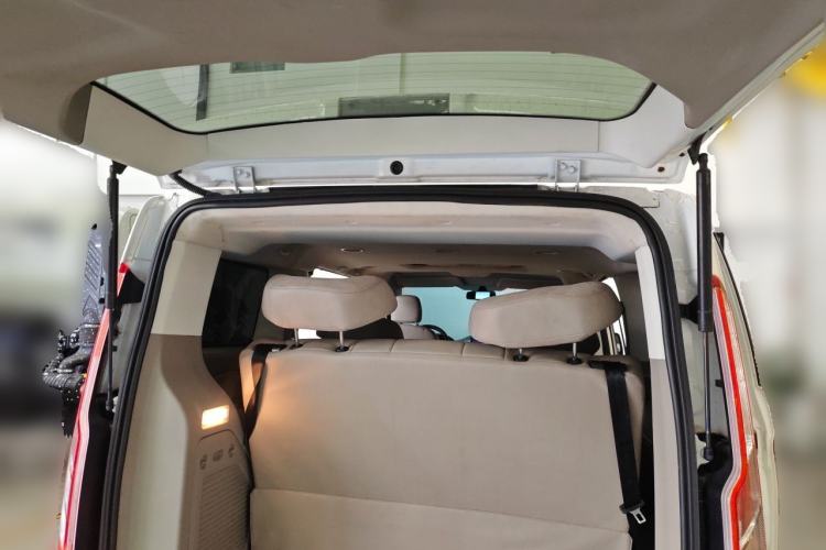 Used Ford Tourneo Custom 2017 2.0T Automatic Elite Edition Trunk