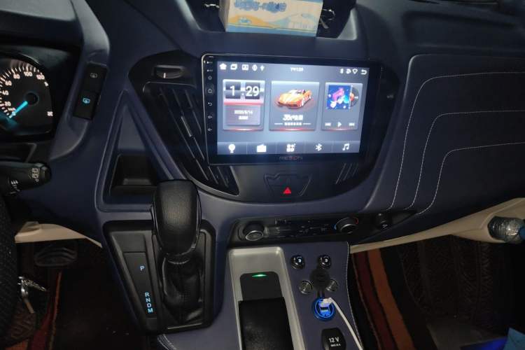 Used Ford Tourneo Custom 2020 2.0T Automatic Elite Edition China VI Standard Audio And AC Panel
