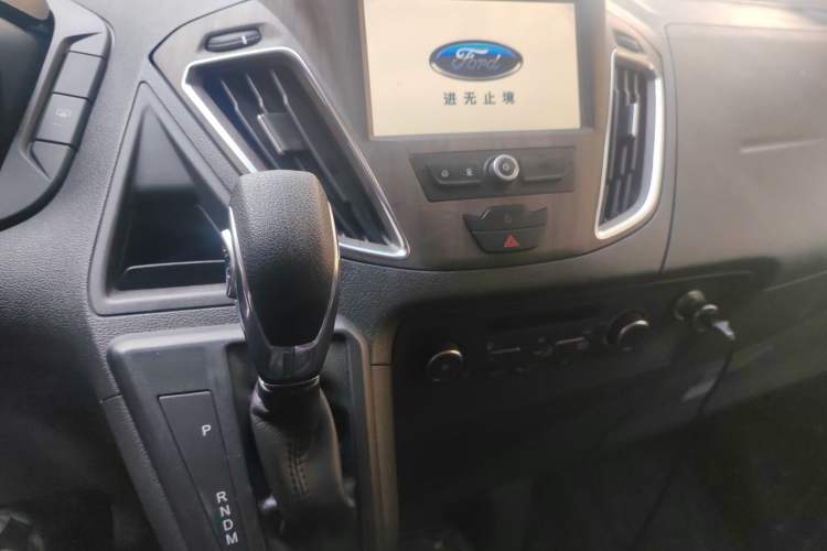 Used Ford Tourneo Custom 2020 Revised Version 2.0T Automatic Elite Edition Audio And AC Panel