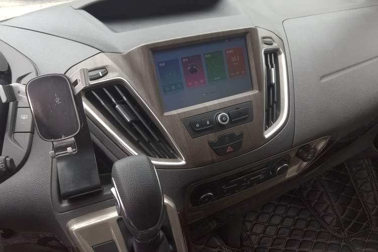 Used Ford Tourneo Custom 2020 2.0T Automatic Elite Edition China VI Standard Audio And AC Panel