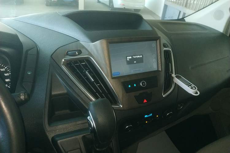Used Ford Tourneo Custom 2020 2.0T Automatic Elite Edition China VI Standard Audio And AC Panel