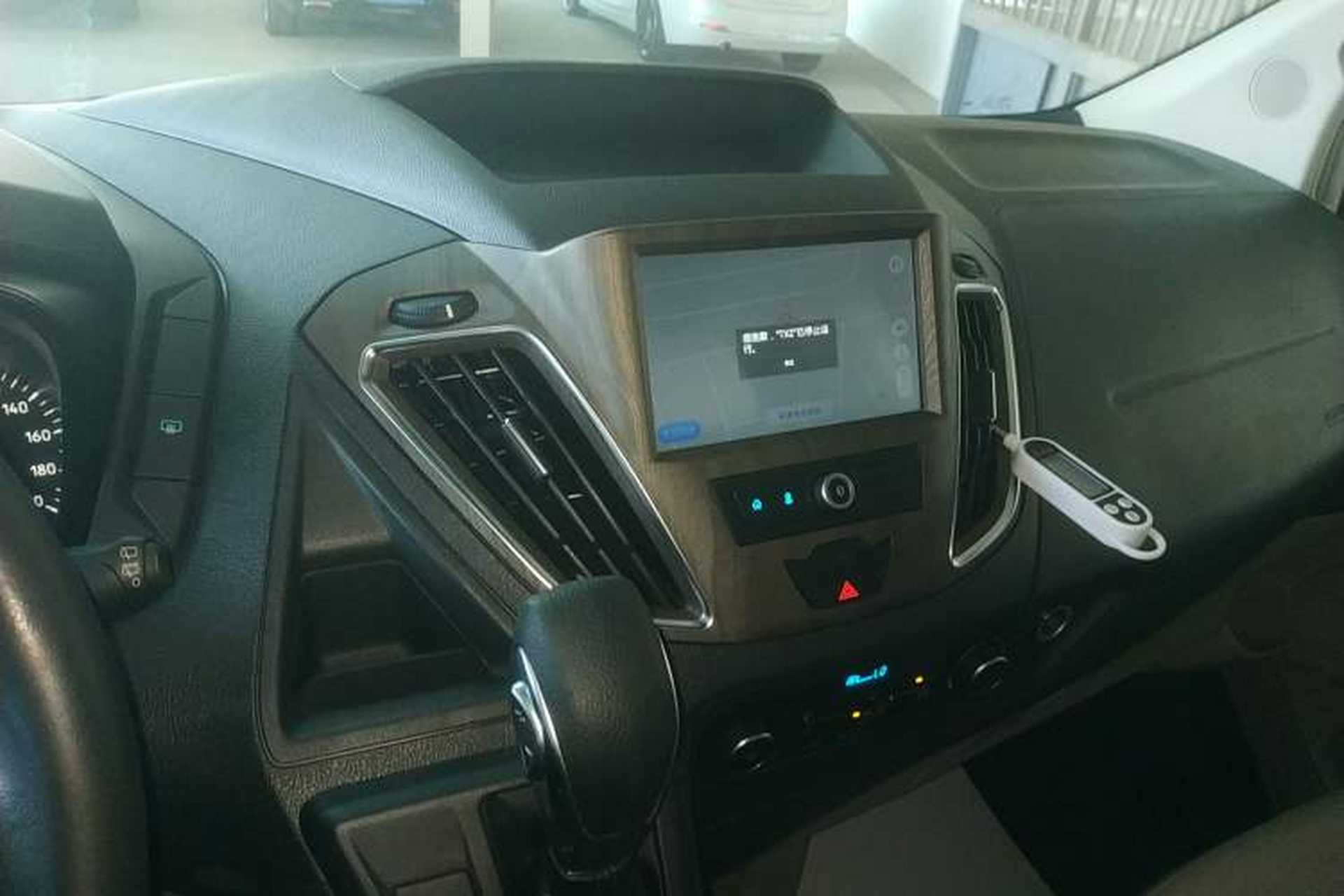 Used Ford Tourneo Custom 2020 2.0T Automatic Elite Edition China VI Standard Audio And AC Panel