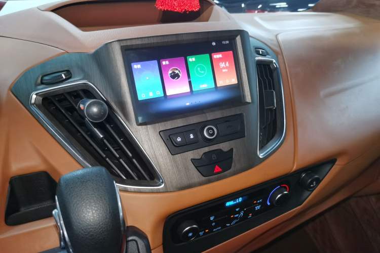 Used Ford Tourneo Custom 2020 2.0T Automatic Elite Edition China VI Standard Audio And AC Panel