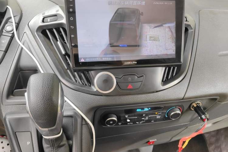 Used Ford Tourneo Custom 2020 2.0T Automatic Elite Edition China VI Standard Audio And AC Panel