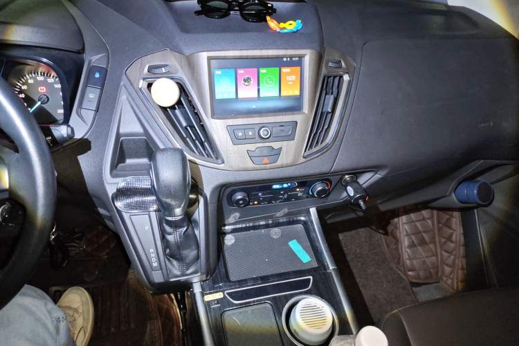 Used Ford Tourneo Custom 2020 2.0T Automatic Elite Edition China VI Standard Audio And AC Panel