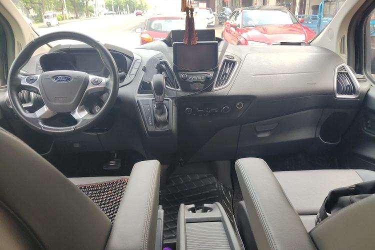 Used Ford Tourneo Custom 2020 2.0T Automatic Elite Edition China VI Standard Center Console