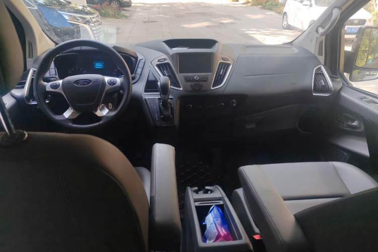 Used Ford Tourneo Custom 2020 Revised Version 2.0T Automatic Elite Edition Center Console