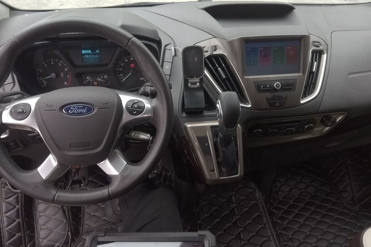 Used Ford Tourneo Custom 2020 2.0T Automatic Elite Edition China VI Standard Center Console