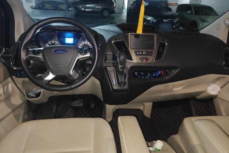 Used Ford Tourneo Custom 2020 2.0T Automatic Elite Edition China VI Standard Center Console
