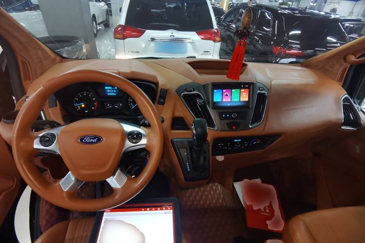 Used Ford Tourneo Custom 2020 2.0T Automatic Elite Edition China VI Standard Center Console
