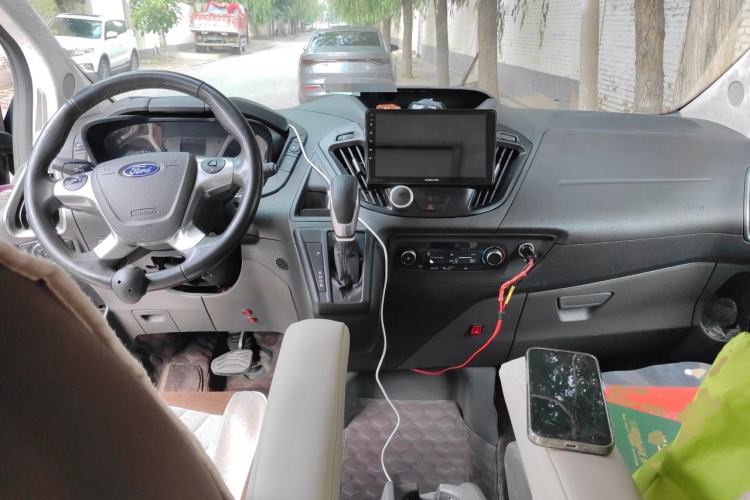 Used Ford Tourneo Custom 2020 2.0T Automatic Elite Edition China VI Standard Center Console