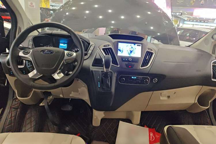 Used Ford Tourneo Custom 2020 2.0T Automatic Elite Edition China VI Standard Center Console