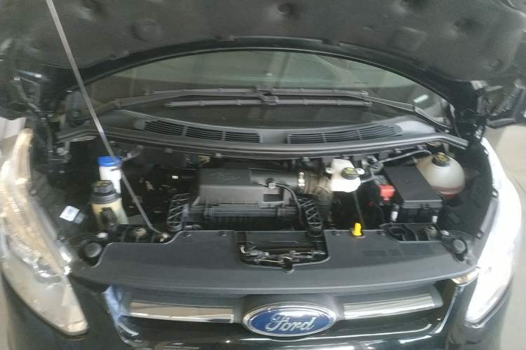 Used Ford Tourneo Custom 2020 2.0T Automatic Elite Edition China VI Standard Engine Bay