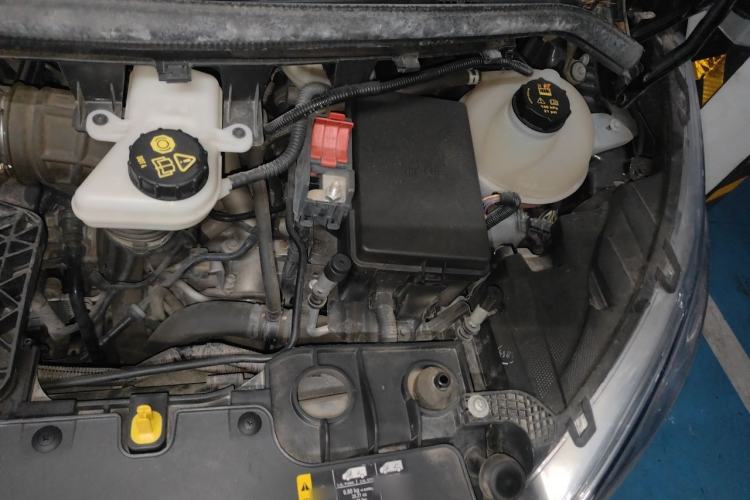 Used Ford Tourneo Custom 2020 2.0T Automatic Elite Edition China VI Standard Engine Bay Left