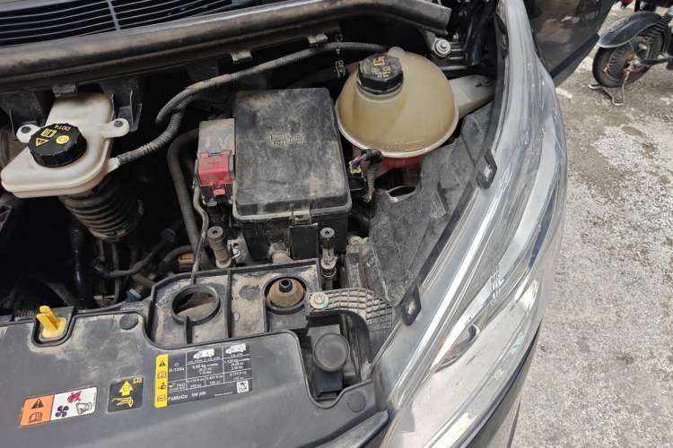 Used Ford Tourneo Custom 2020 2.0T Automatic Elite Edition China VI Standard Engine Bay Left