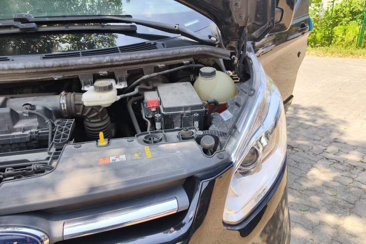 Used Ford Tourneo Custom 2020 2.0T Automatic Elite Edition China VI Standard Engine Bay Left