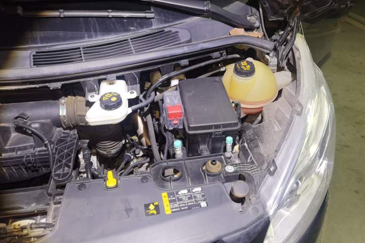 Used Ford Tourneo Custom 2020 2.0T Automatic Elite Edition China VI Standard Engine Bay Left