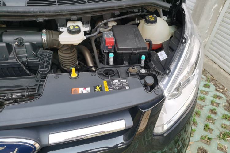 Used Ford Tourneo Custom 2020 2.0T Automatic Elite Version China VI Standard Engine Bay Left
