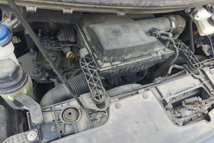 Used Ford Tourneo Custom 2020 2.0T Automatic Elite Version China VI Standard Engine Bay Right