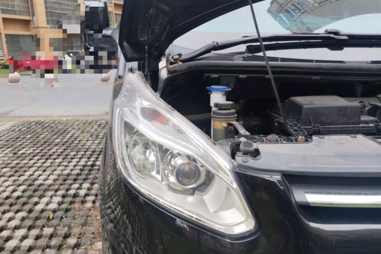 Used Ford Tourneo Custom 2020 2.0T Automatic Flagship Version China VI Standard Engine Bay Right