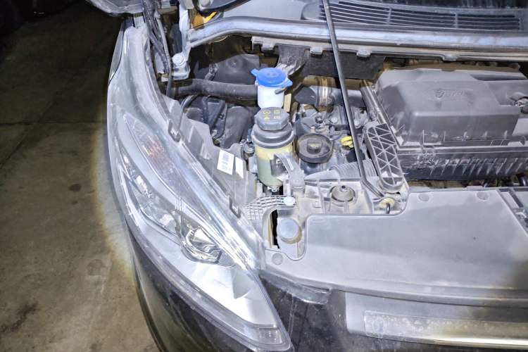 Used Ford Tourneo Custom 2020 2.0T Automatic Elite Edition China VI Standard Engine Bay Right