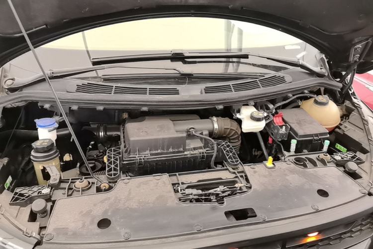 Used Ford Tourneo Custom 2020 2.0T Automatic Elite Version China VI Standard Engine Bay