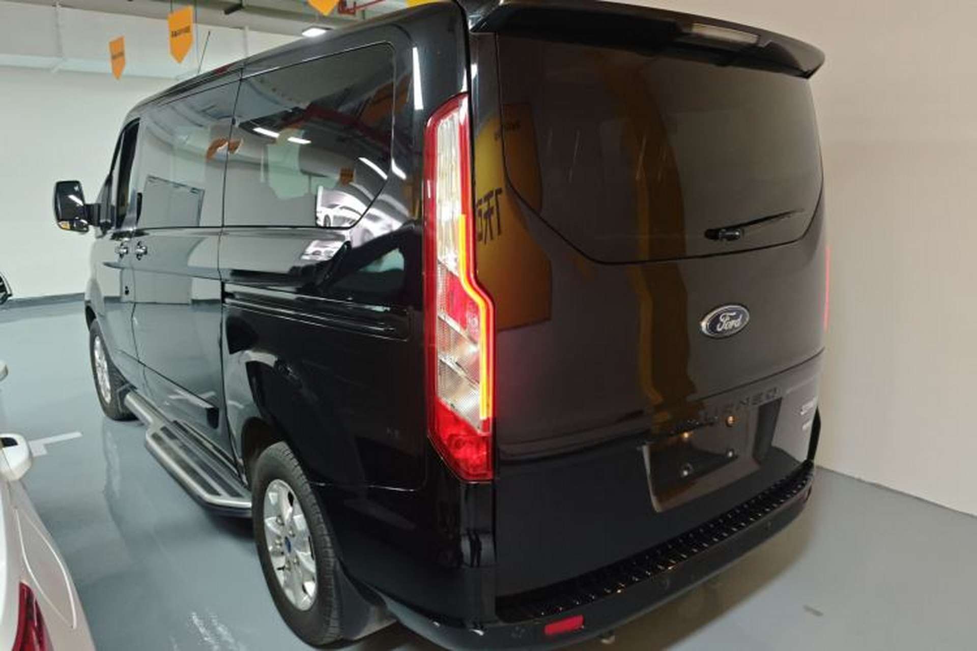 Used Ford Tourneo Custom 2020 Revised Version 2.0T Manual Elite Edition Exterior 3