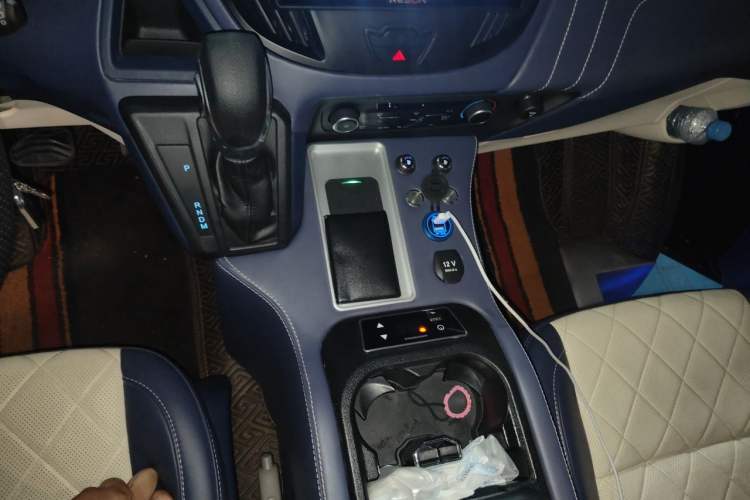 Used Ford Tourneo Custom 2020 2.0T Automatic Elite Edition China VI Standard Gear Lever