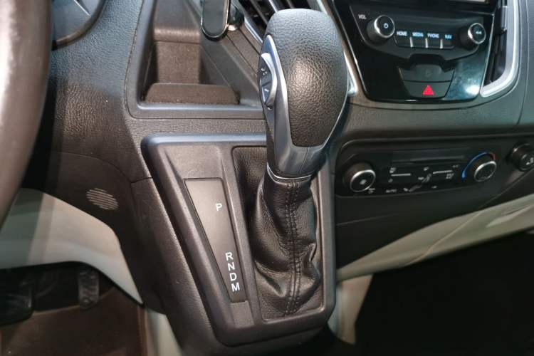 Used Ford Tourneo Custom 2020 2.0T Automatic Elite Edition China VI Standard Gear Lever
