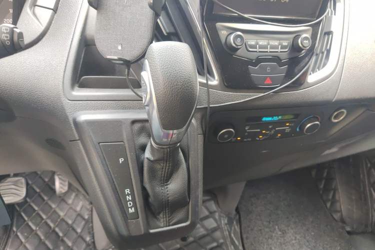 Used Ford Tourneo Custom 2020 2.0T Automatic Elite Edition China VI Standard Gear Lever