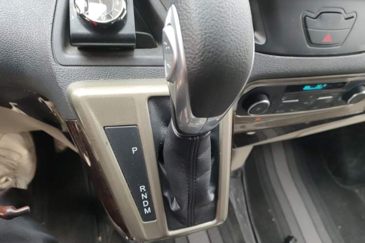 Used Ford Tourneo Custom 2020 2.0T Automatic Elite Version China VI Standard Gear Lever