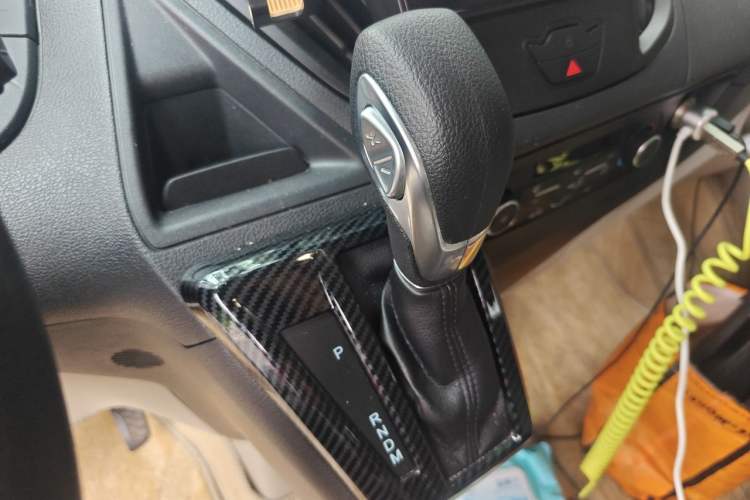 Used Ford Tourneo Custom 2020 2.0T Automatic Elite Edition China VI Standard Gear Lever