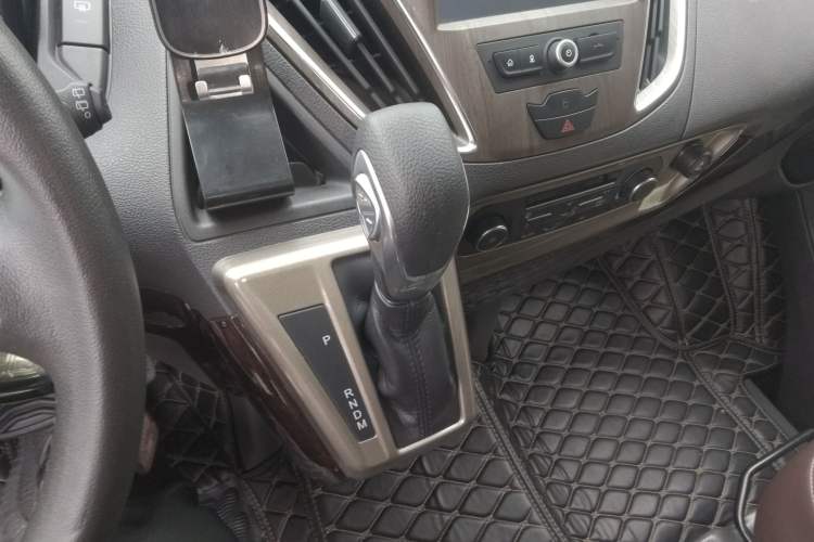Used Ford Tourneo Custom 2020 2.0T Automatic Elite Edition China VI Standard Gear Lever