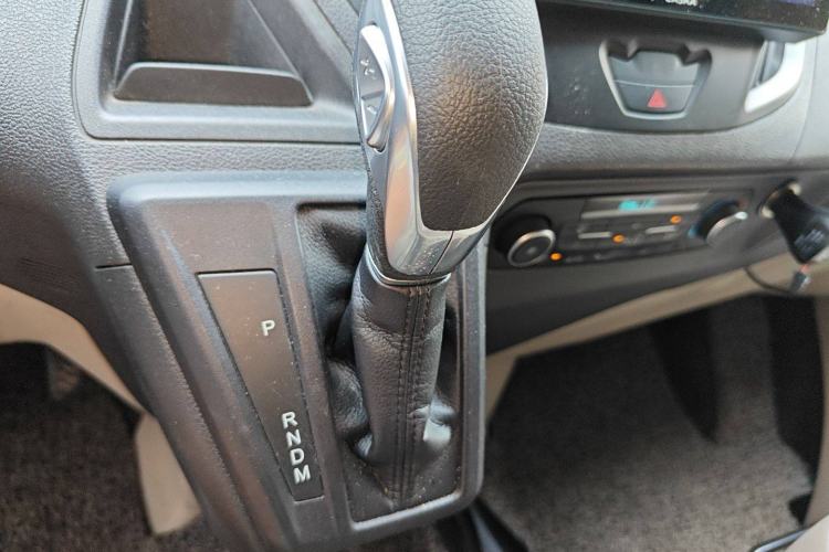 Used Ford Tourneo Custom 2020 2.0T Automatic Elite Edition China VI Standard Gear Lever