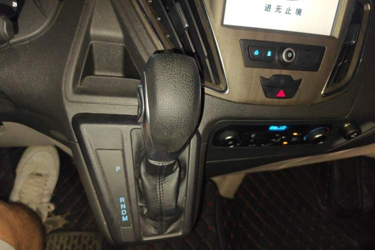 Used Ford Tourneo Custom 2020 2.0T Automatic Elite Edition China VI Standard Gear Lever