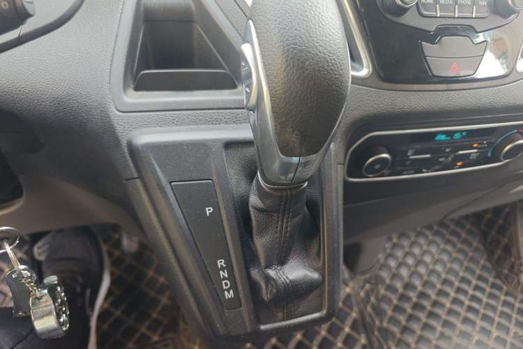 Used Ford Tourneo Custom 2020 2.0T Automatic Elite Version China VI Standard Gear Lever