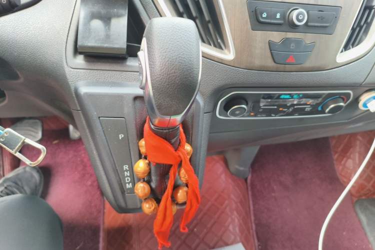 Used Ford Tourneo Custom 2020 Revised Version 2.0T Automatic – Elite Edition Gear Lever
