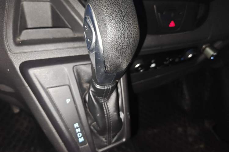Used Ford Tourneo Custom 2020 Revised Version 2.0T Automatic Elite Edition Gear Lever