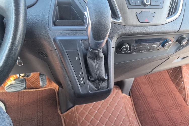 Used Ford Tourneo Custom 2020 2.0T Automatic Elite Edition China VI Standard Gear Lever