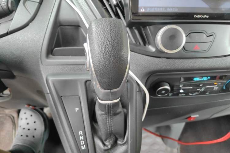 Used Ford Tourneo Custom 2020 2.0T Automatic Elite Edition China VI Standard Gear Lever