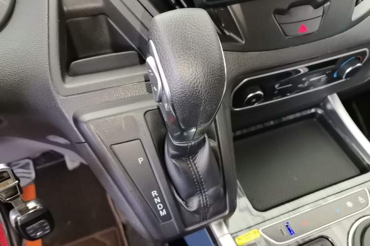 Used Ford Tourneo Custom 2020 2.0T Automatic Elite Version China VI Standard Gear Lever