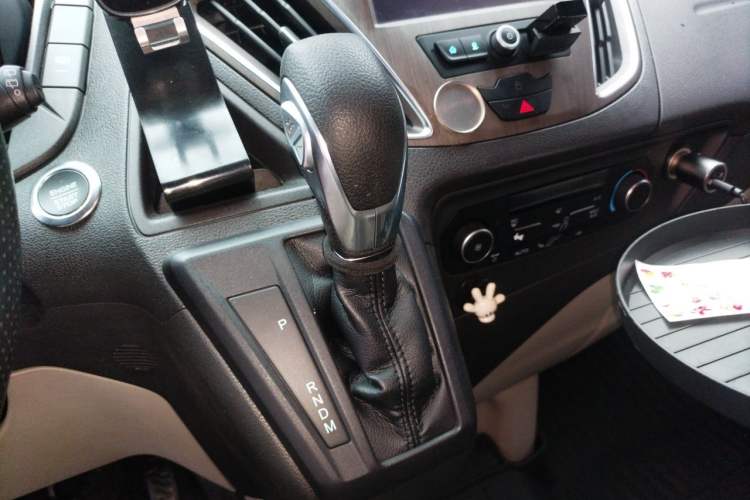 Used Ford Tourneo Custom 2020 2.0T Automatic Elite Edition China VI Standard Gear Lever