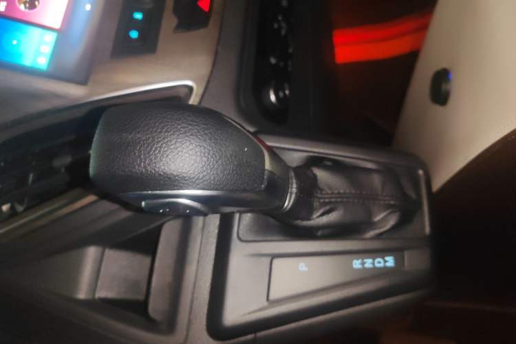 Used Ford Tourneo Custom 2020 2.0T Automatic Elite Edition China VI Standard Gear Lever