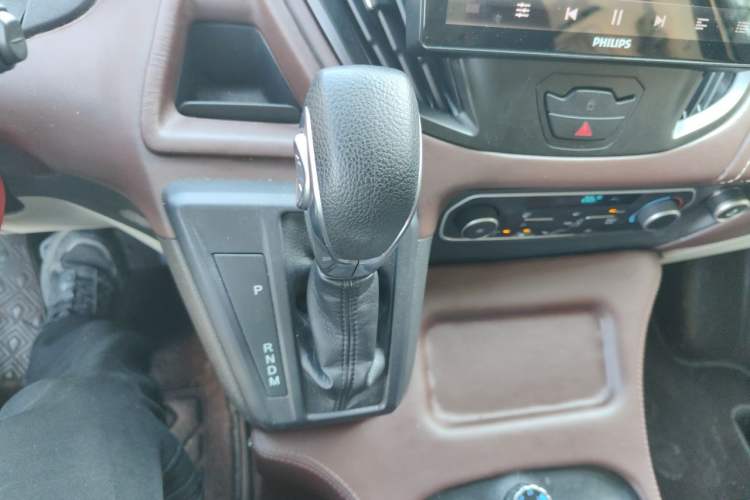Used Ford Tourneo Custom 2020 2.0T Automatic Elite Version China VI Standard Gear Lever