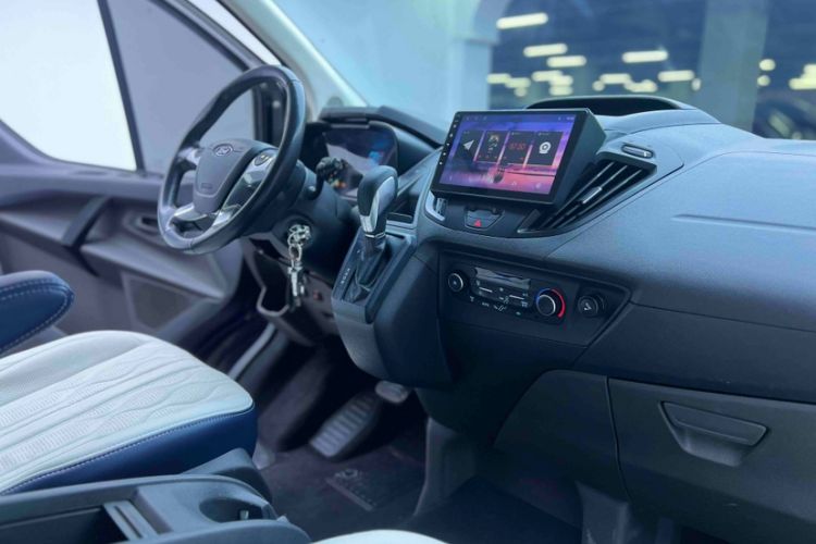 Used Ford Tourneo Custom 2020 2.0T Automatic Elite Edition China VI Standard Interior 10