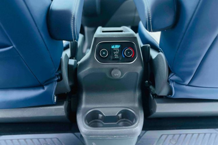 Used Ford Tourneo Custom 2020 2.0T Automatic Elite Edition China VI Standard Interior 13