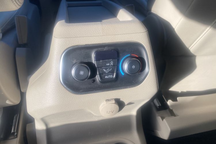 Used Ford Tourneo Custom 2020 2.0T Automatic Elite Edition China VI Standard Interior 8